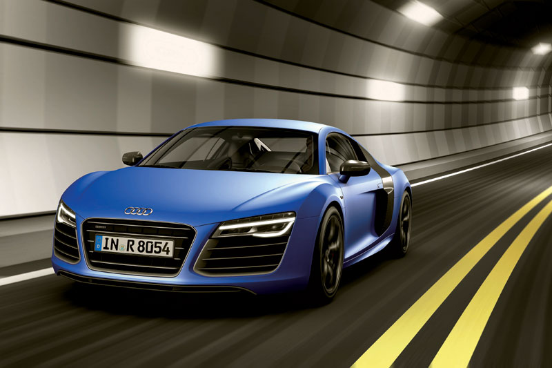 2013-Audi-R8-V10-4.jpg